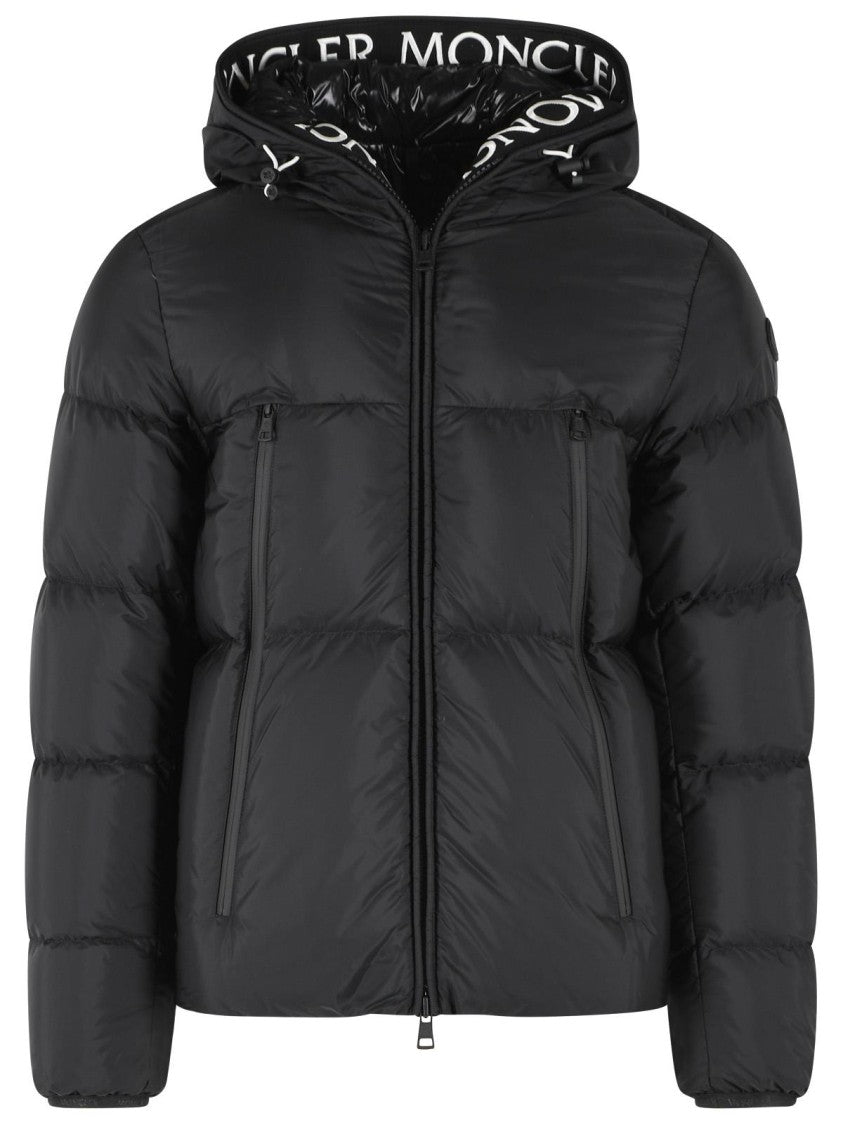 Moncler Padded Black Down Jacket With Quilted Design And Iconic Logo