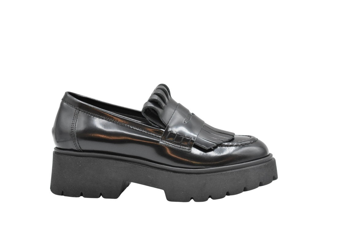 Janet & Janet Platform Loafers With Fringed Tongue