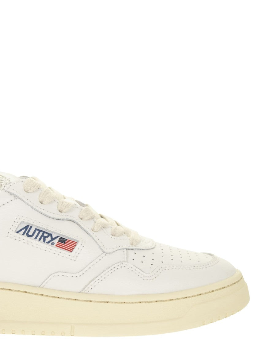 Autry Medalist Low - Leather Sneakers