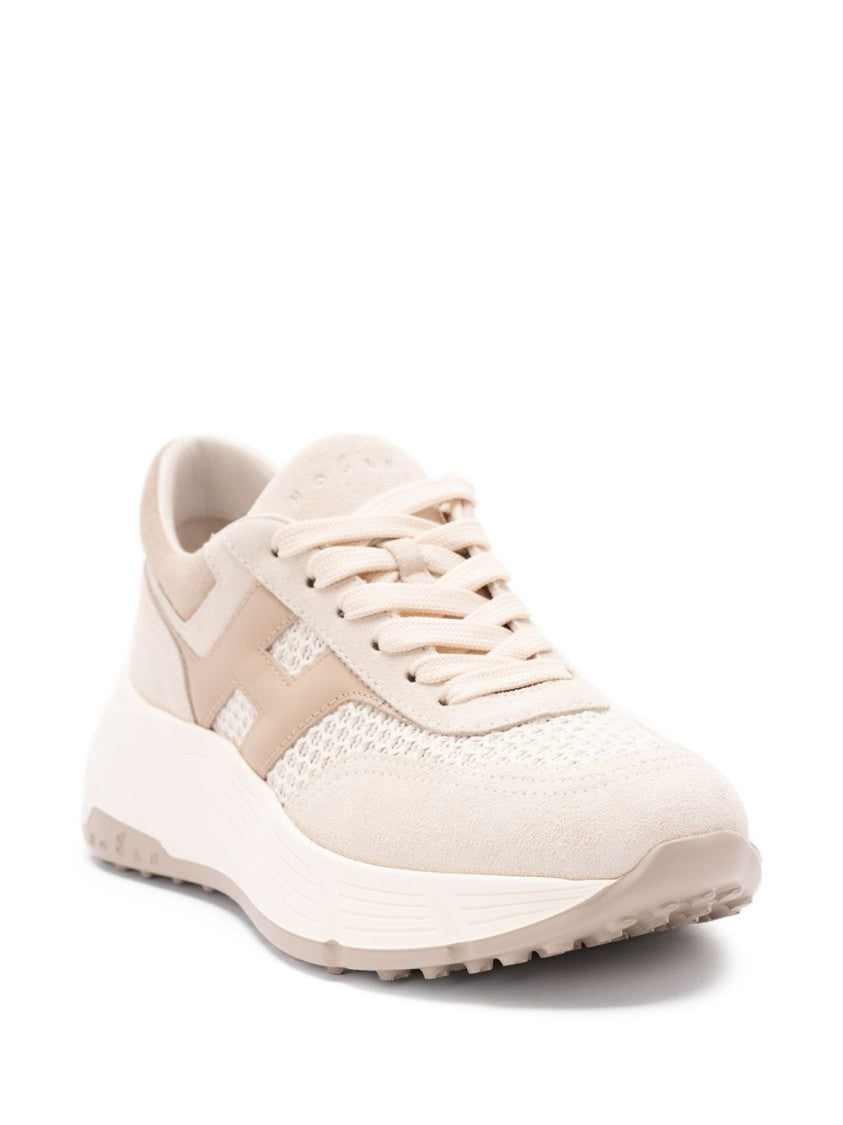 Hogan H669 Lace-Up Sneakers With Iconic Design And Versatile Appeal