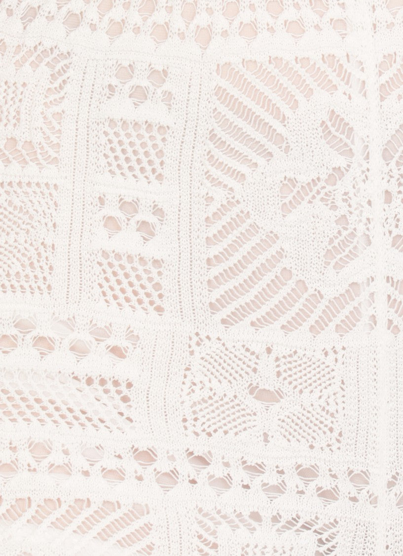 D. Exterior White Cotton Pants