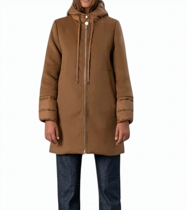 Rihunik Shiny Velour Coat With Chanel Collar