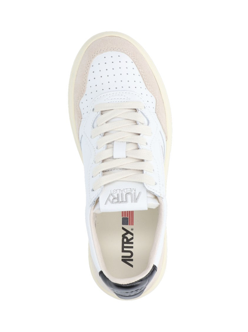 Autry "Medalist" Low-Top Sneakers In White Leather